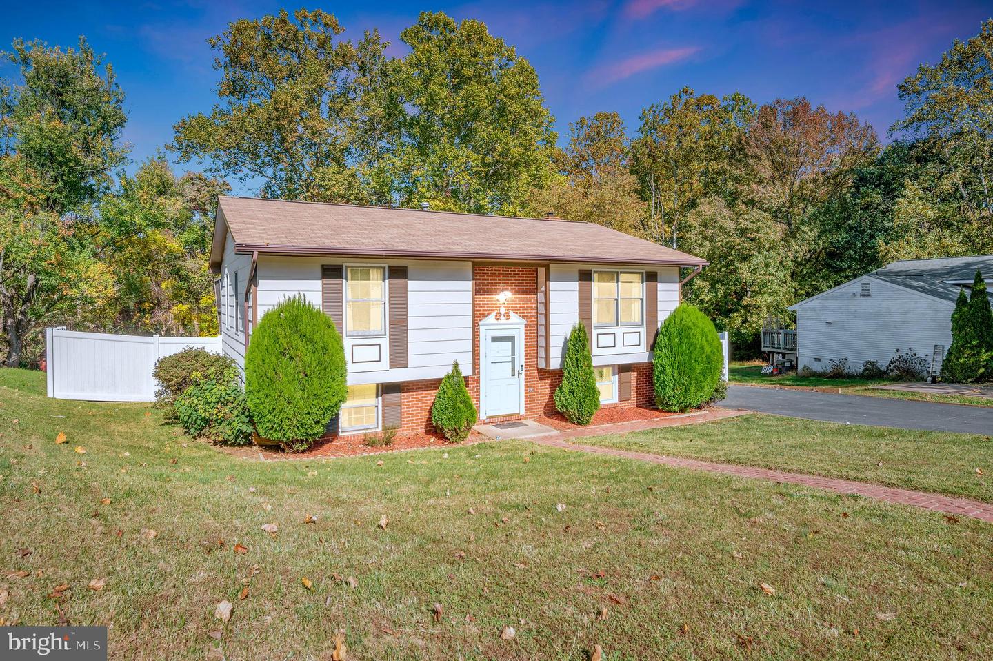 5060 Macnamara Dr Property Photo