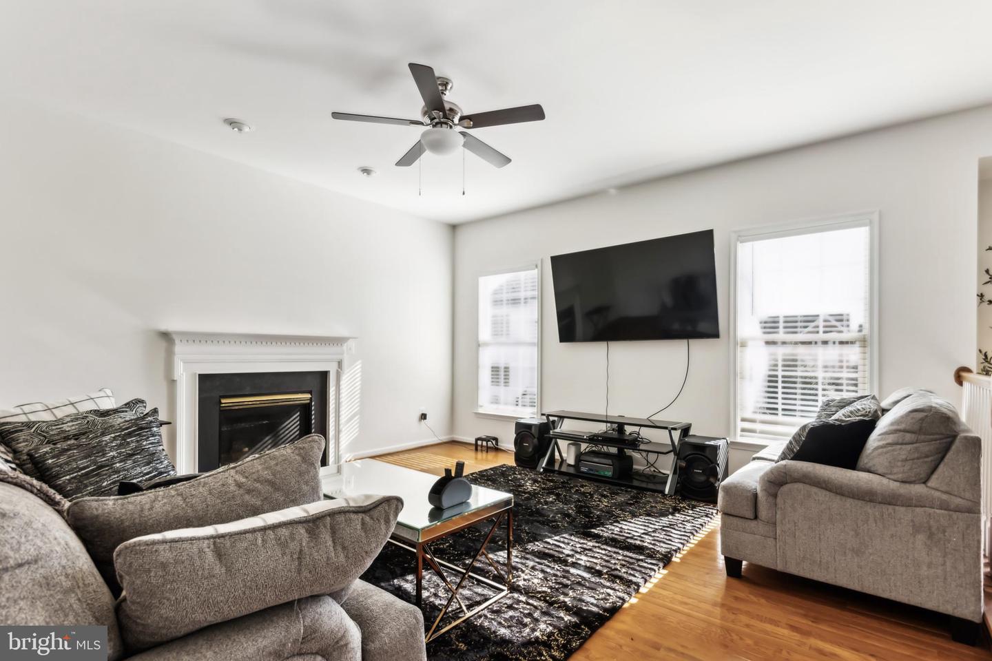 10325 Lees Crossing Ln Property Photo 11