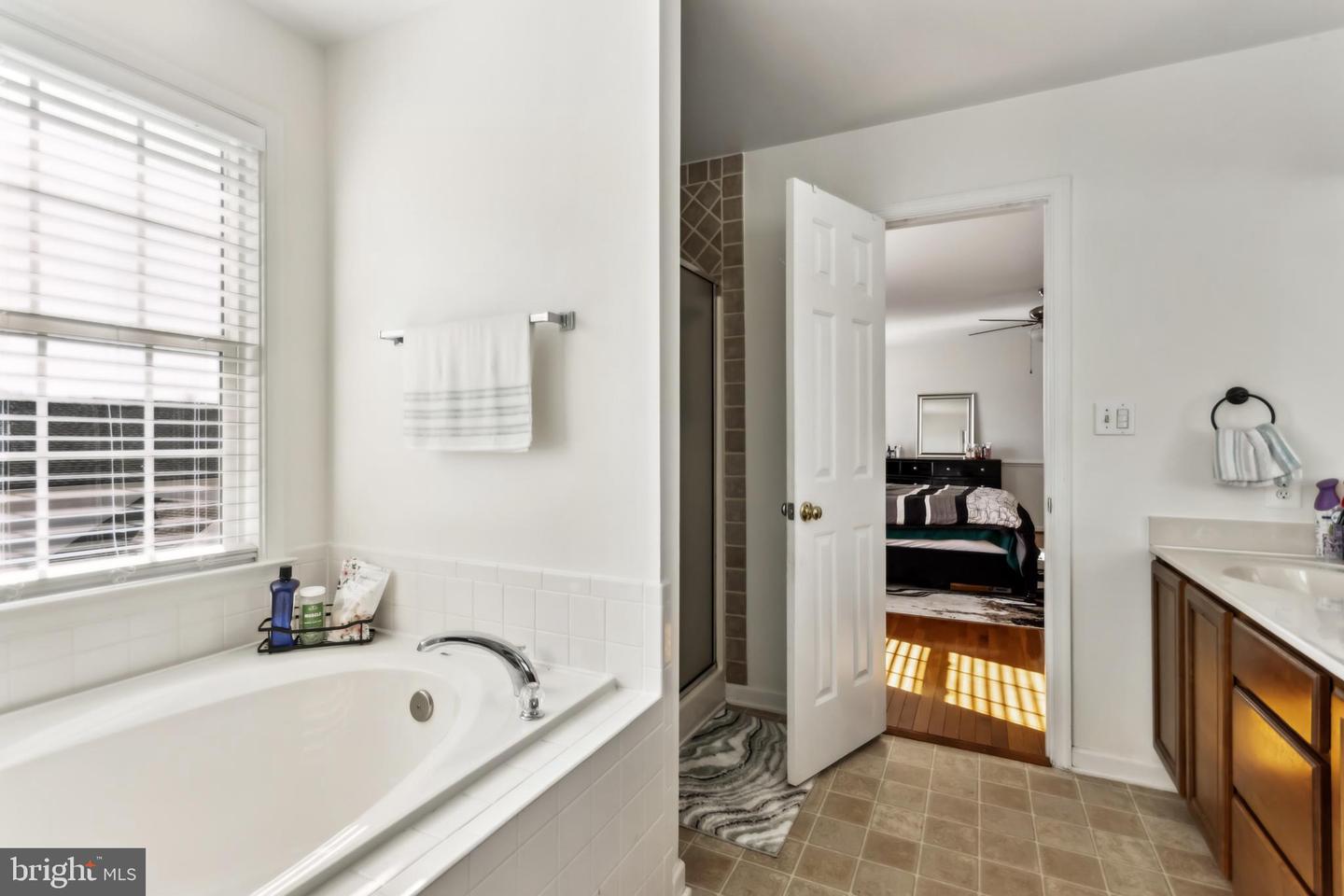 10325 Lees Crossing Ln Property Photo 17