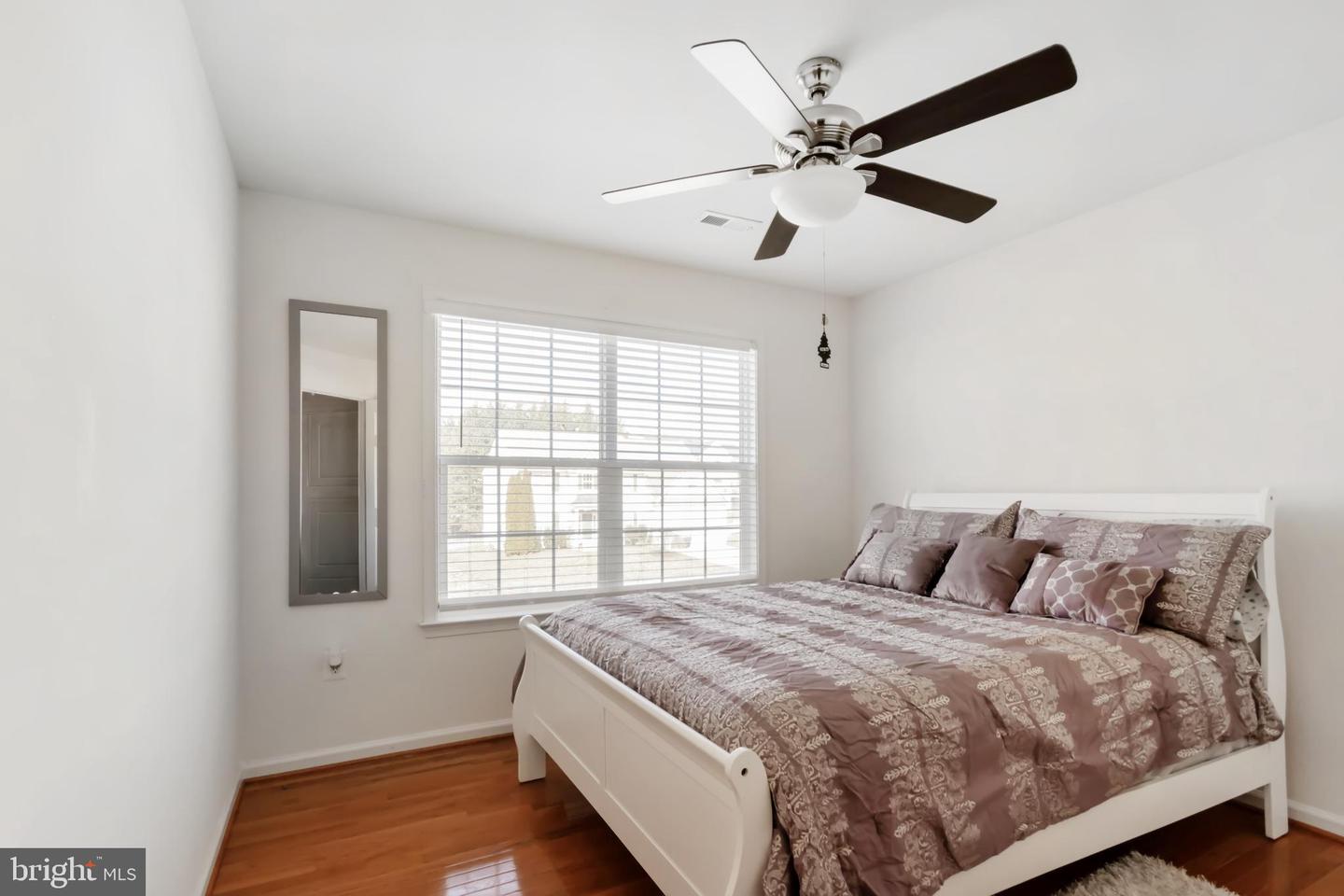 10325 Lees Crossing Ln Property Photo 18