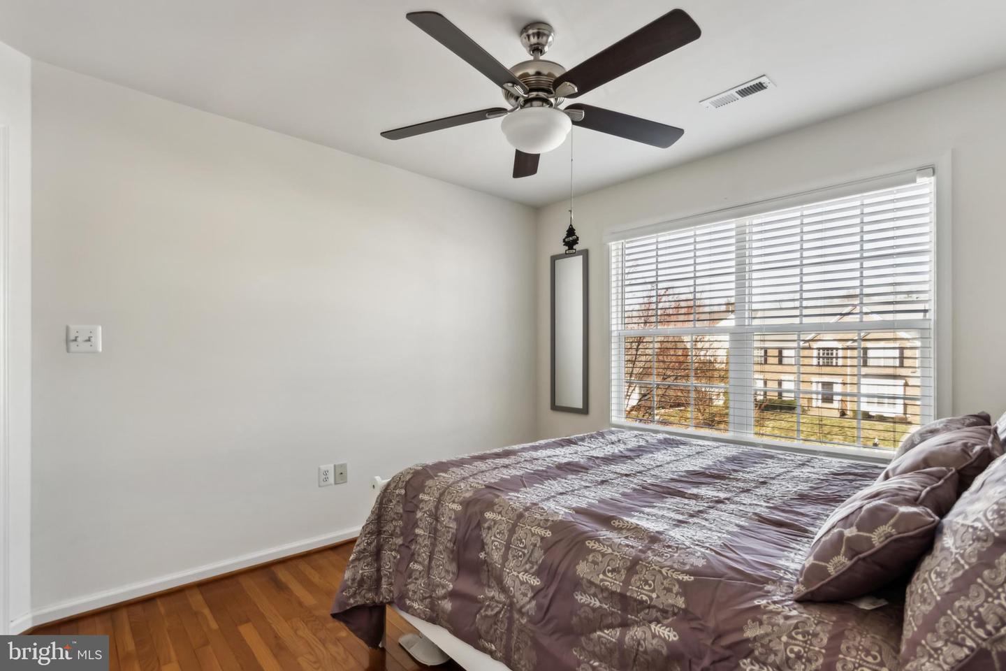 10325 Lees Crossing Ln Property Photo 19