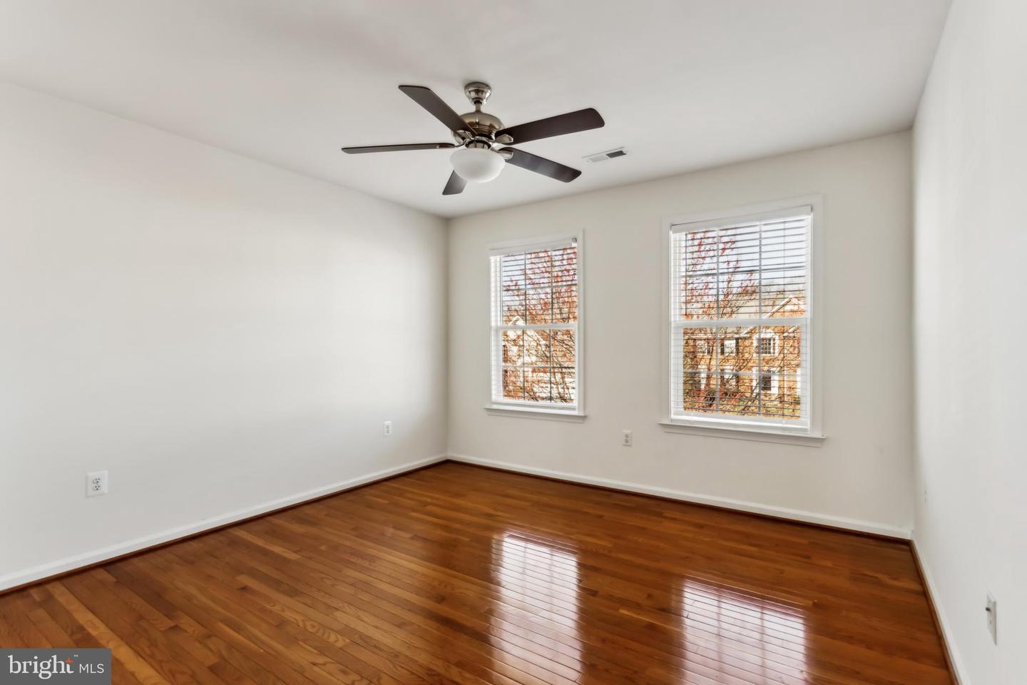 10325 Lees Crossing Ln Property Photo 21