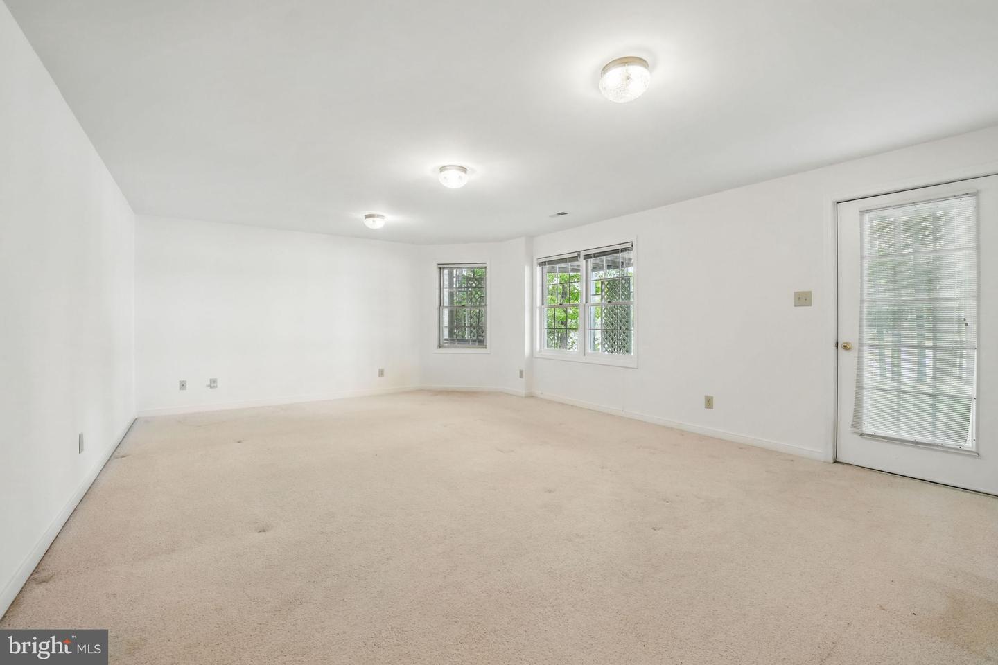 11217 Field Cir Property Photo 43
