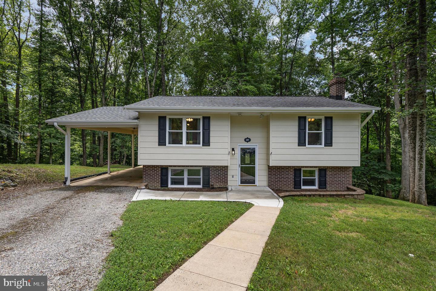 6217 Oak Grove Dr Property Photo 1