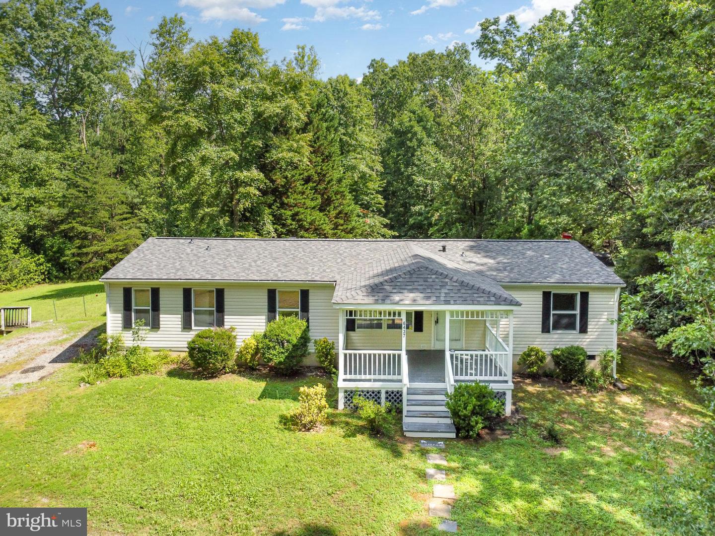 6437 Sunset Rd Property Photo 1