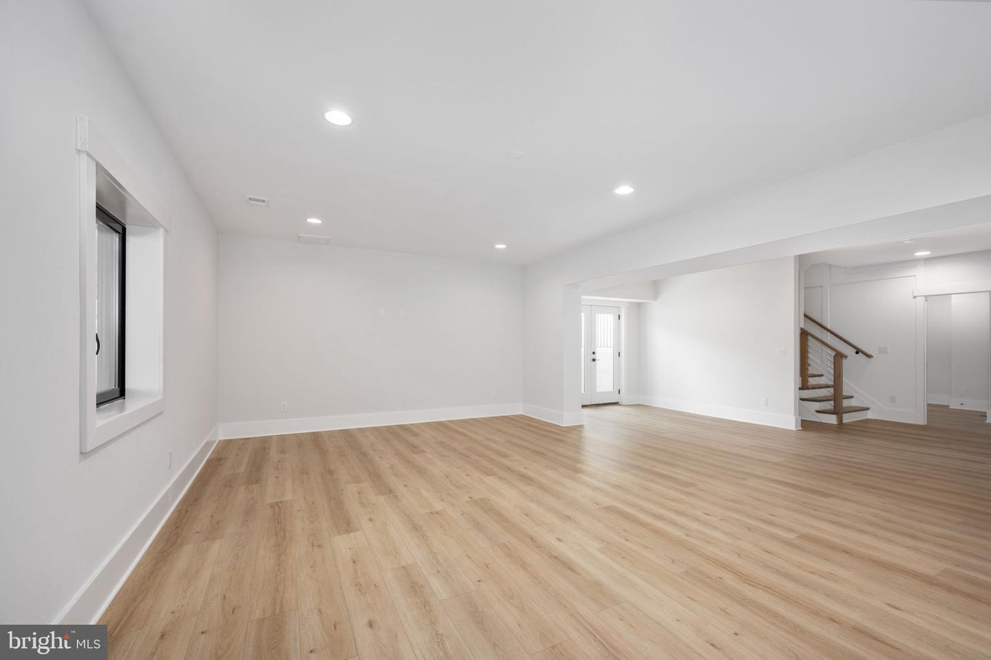 8639 Rosni Way Property Photo 9