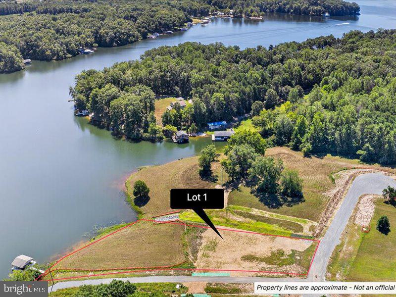 4719 Eagle Point Ct Property Photo 3