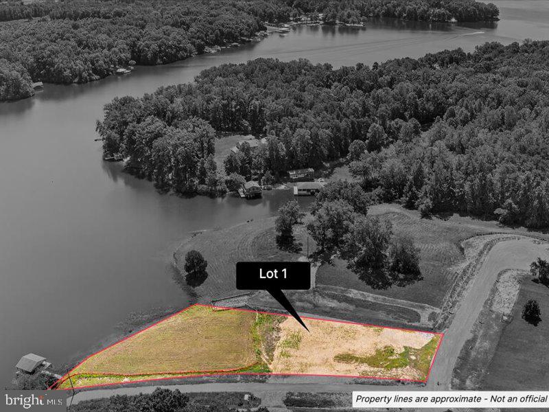 4719 Eagle Point Ct Property Photo 4