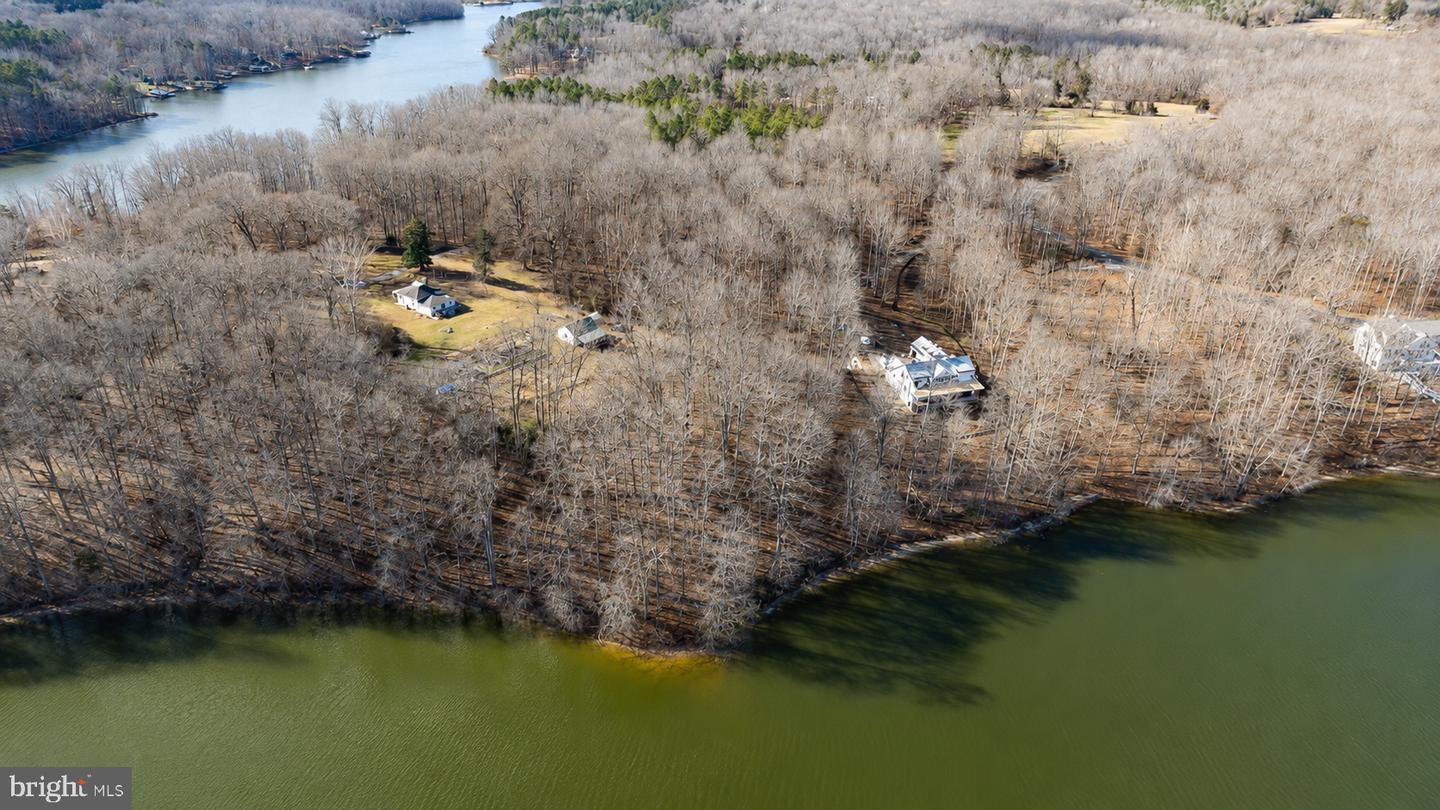 16110 Harris Ct Property Photo 3