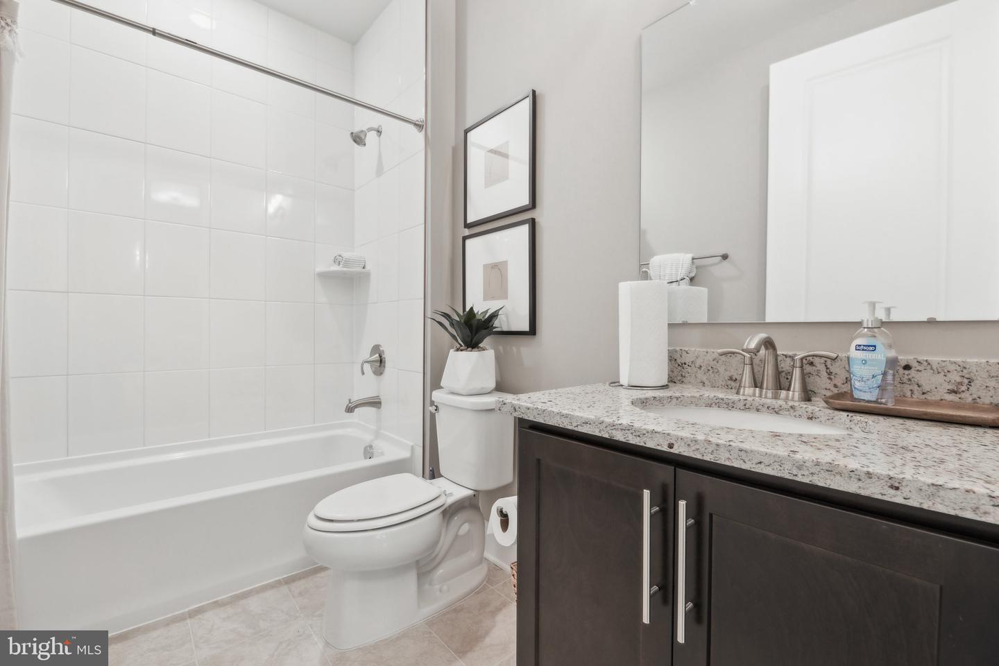 11403 Chalmers Ln Property Photo 24