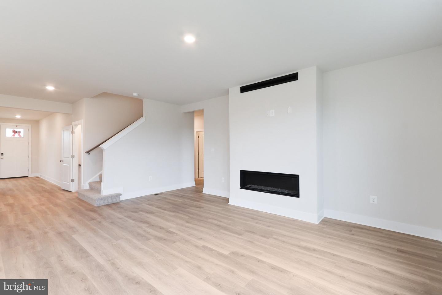 11505 Chalmers Ln Property Photo 11