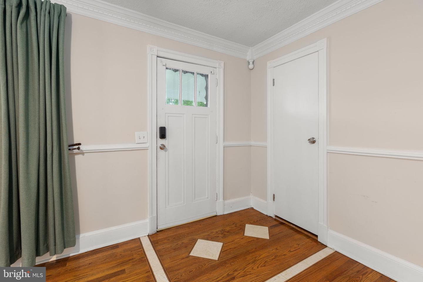10669 Post Oak Rd Property Photo 7