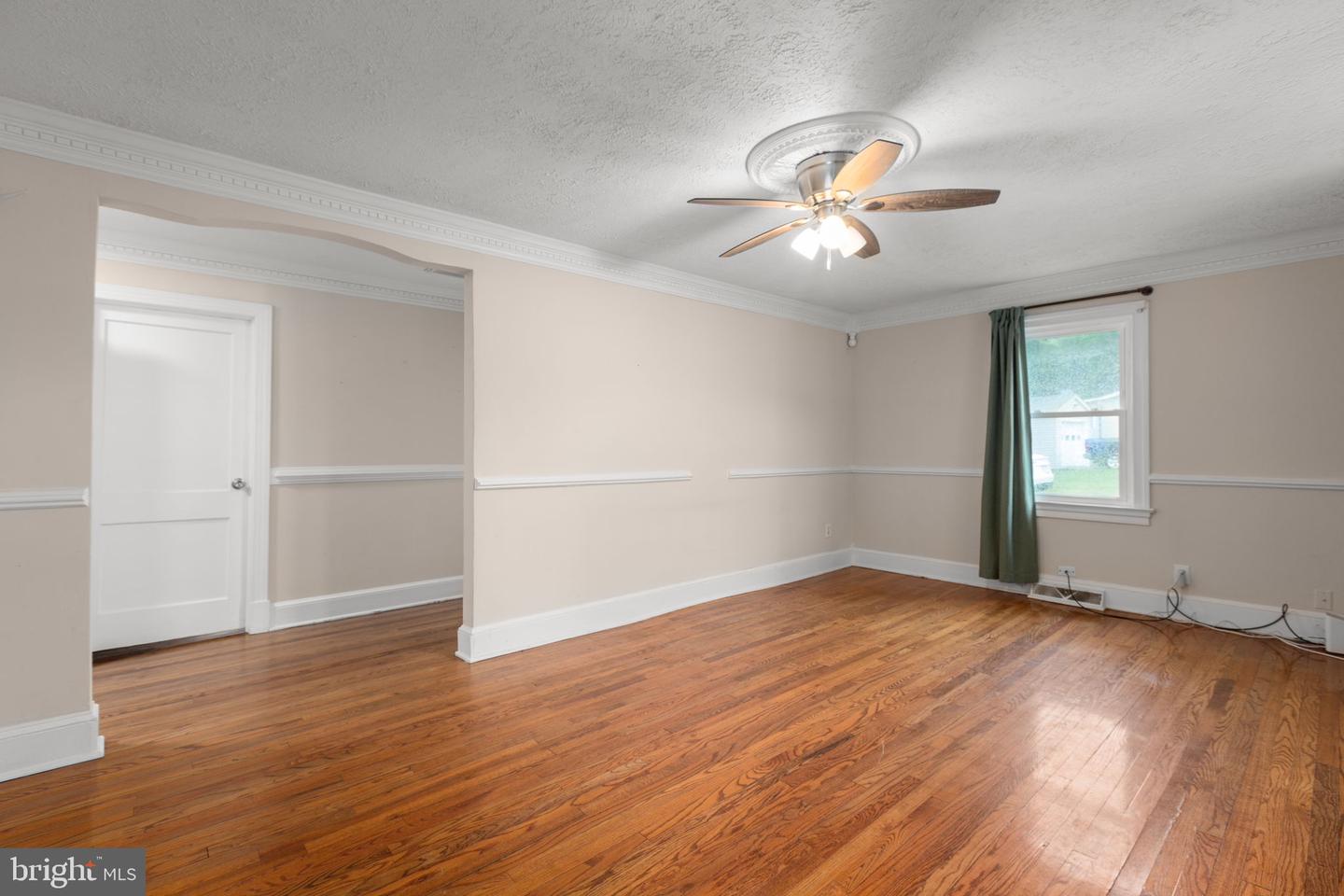 10669 Post Oak Rd Property Photo 9
