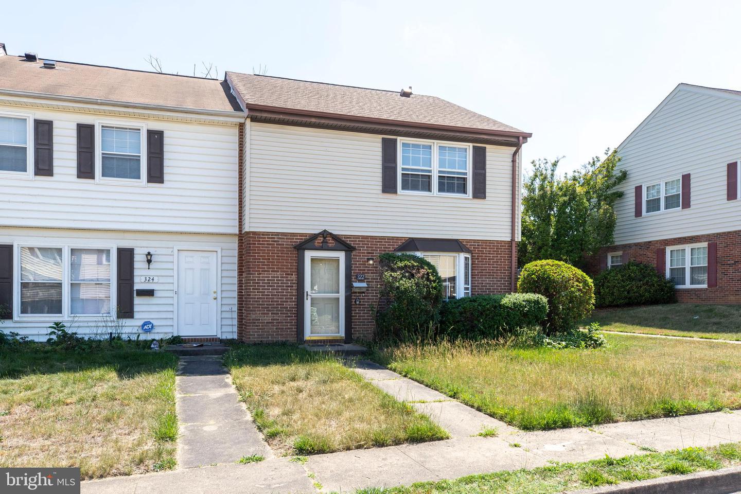 322 Clay St Property Photo 3
