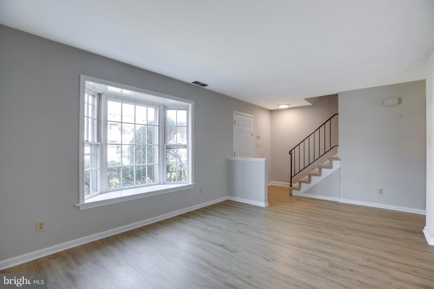 322 Clay St Property Photo 6