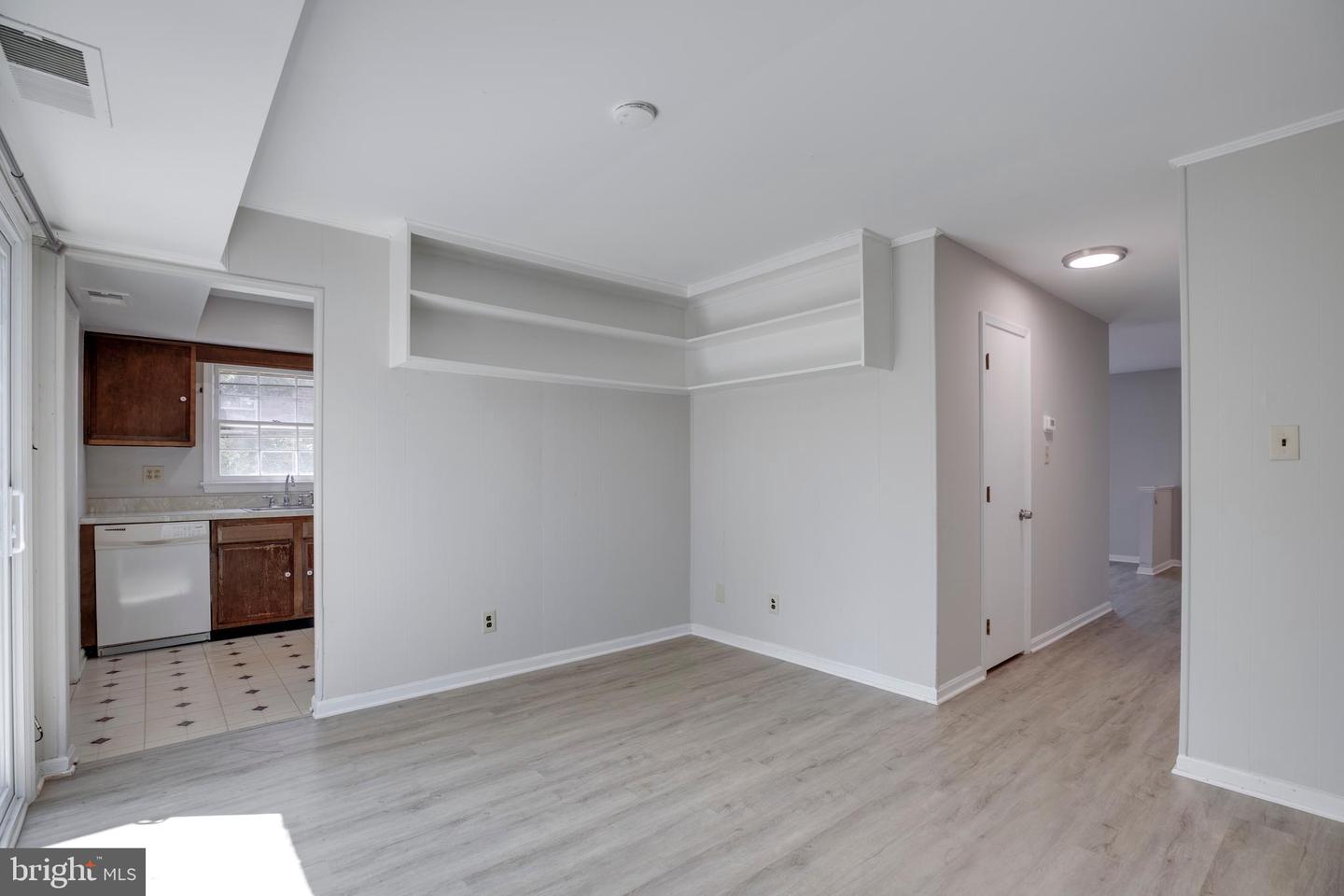 322 Clay St Property Photo 16