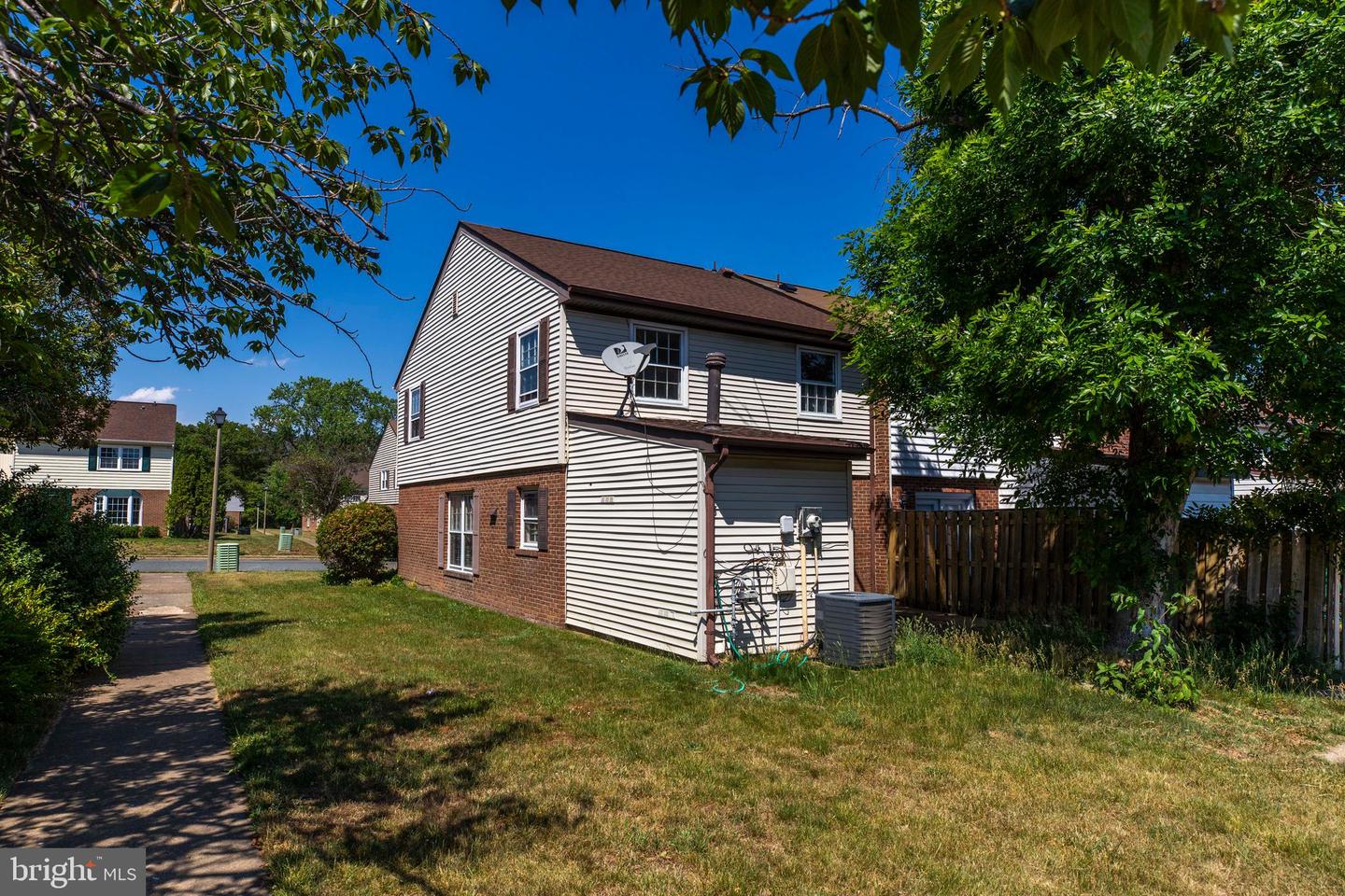 322 Clay St Property Photo 35