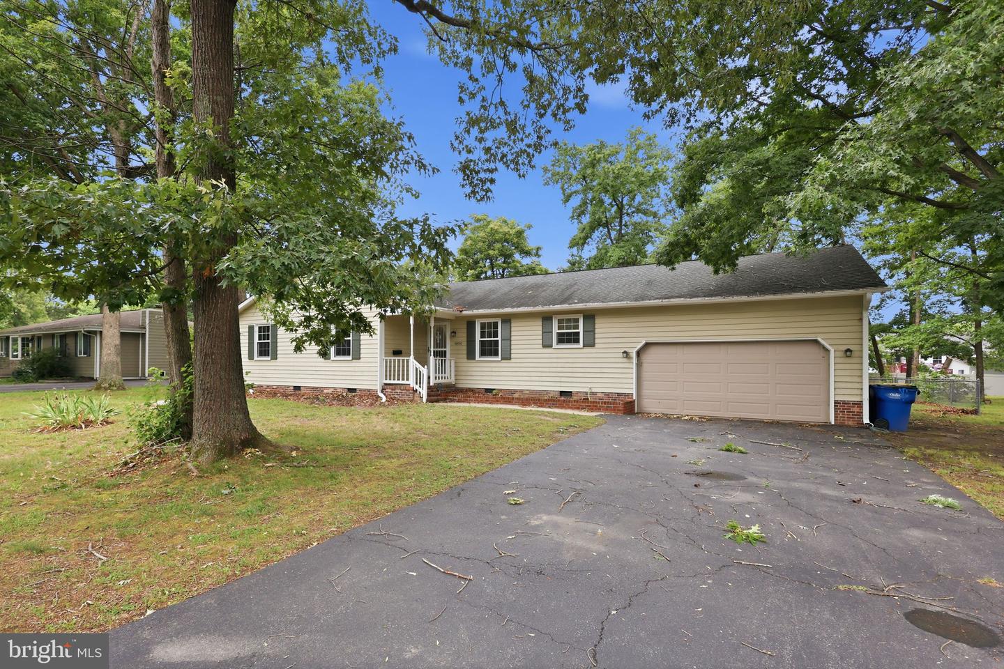 10800 Woodland Dr Property Photo 1