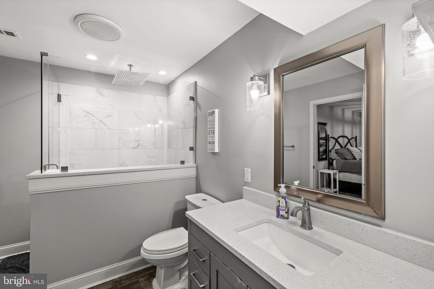 6406 Carter Ln Property Photo 57