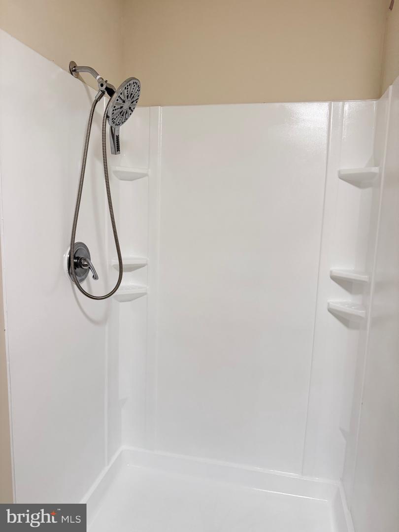 5703 Westchester Ln Property Photo 10