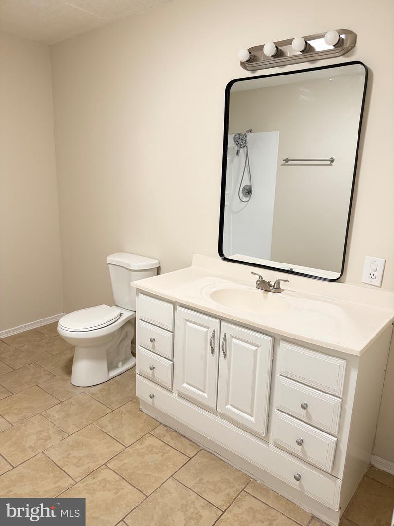 5703 Westchester Ln Property Photo 11