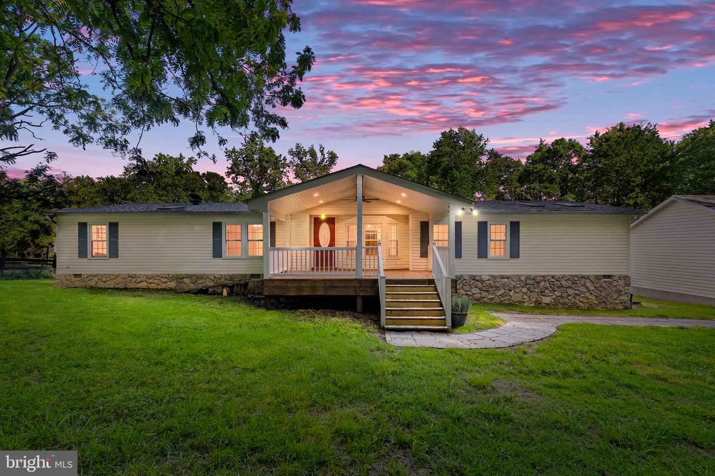 3303 Danbury Cir Property Photo 1