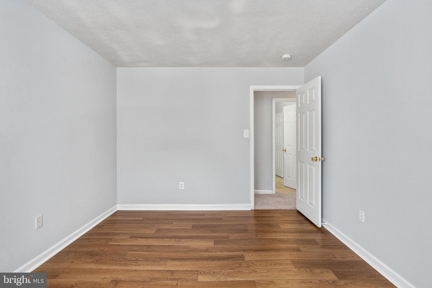 111 Pender St Property Photo 28