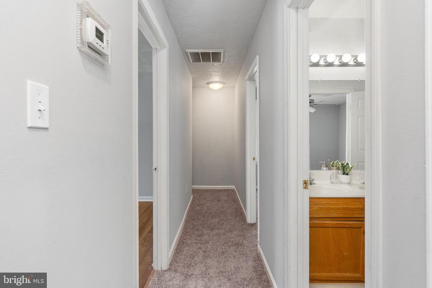 111 Pender St Property Photo 33
