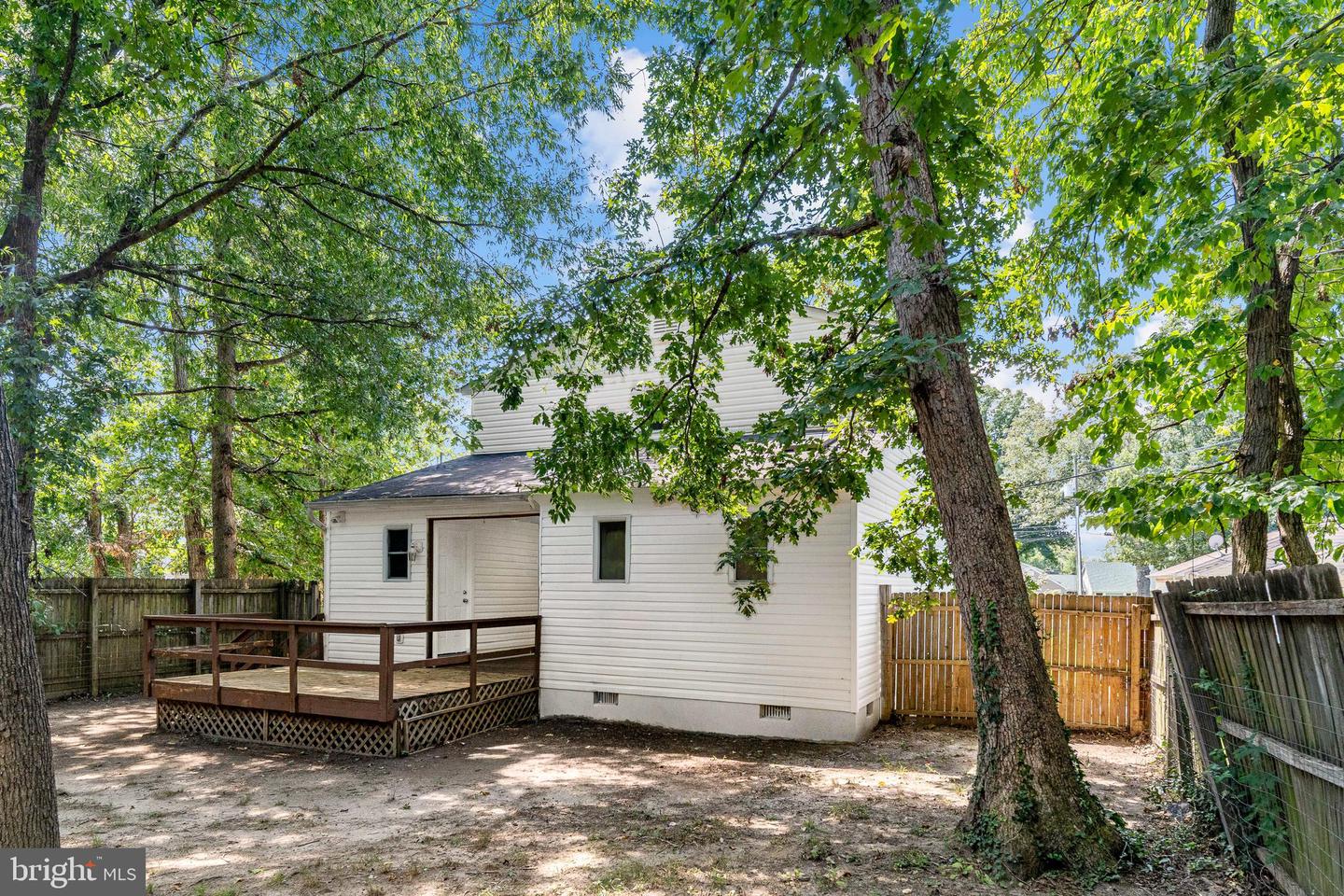 111 Pender St Property Photo 48