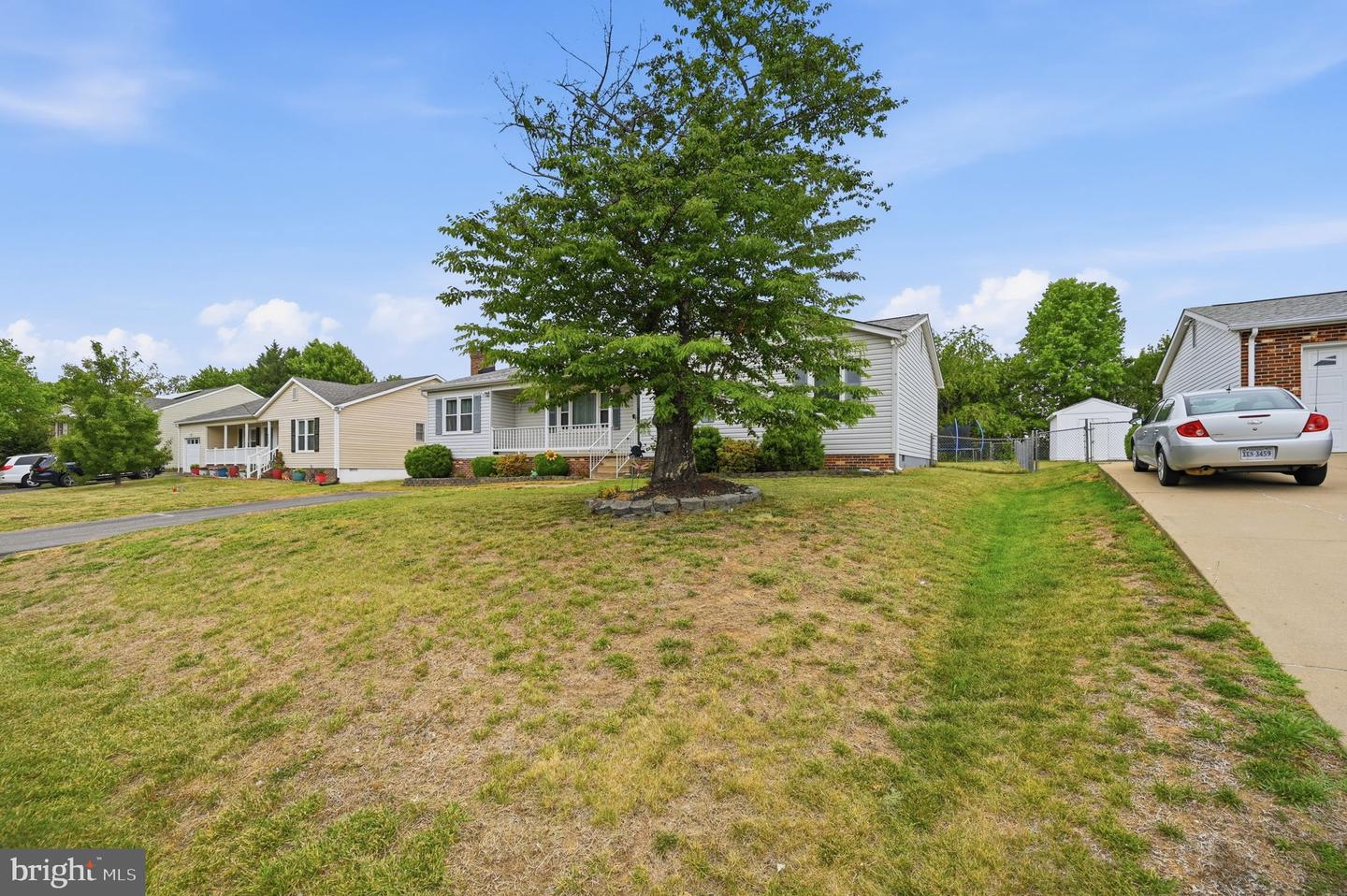5725 Up A Way Dr Property Photo 4