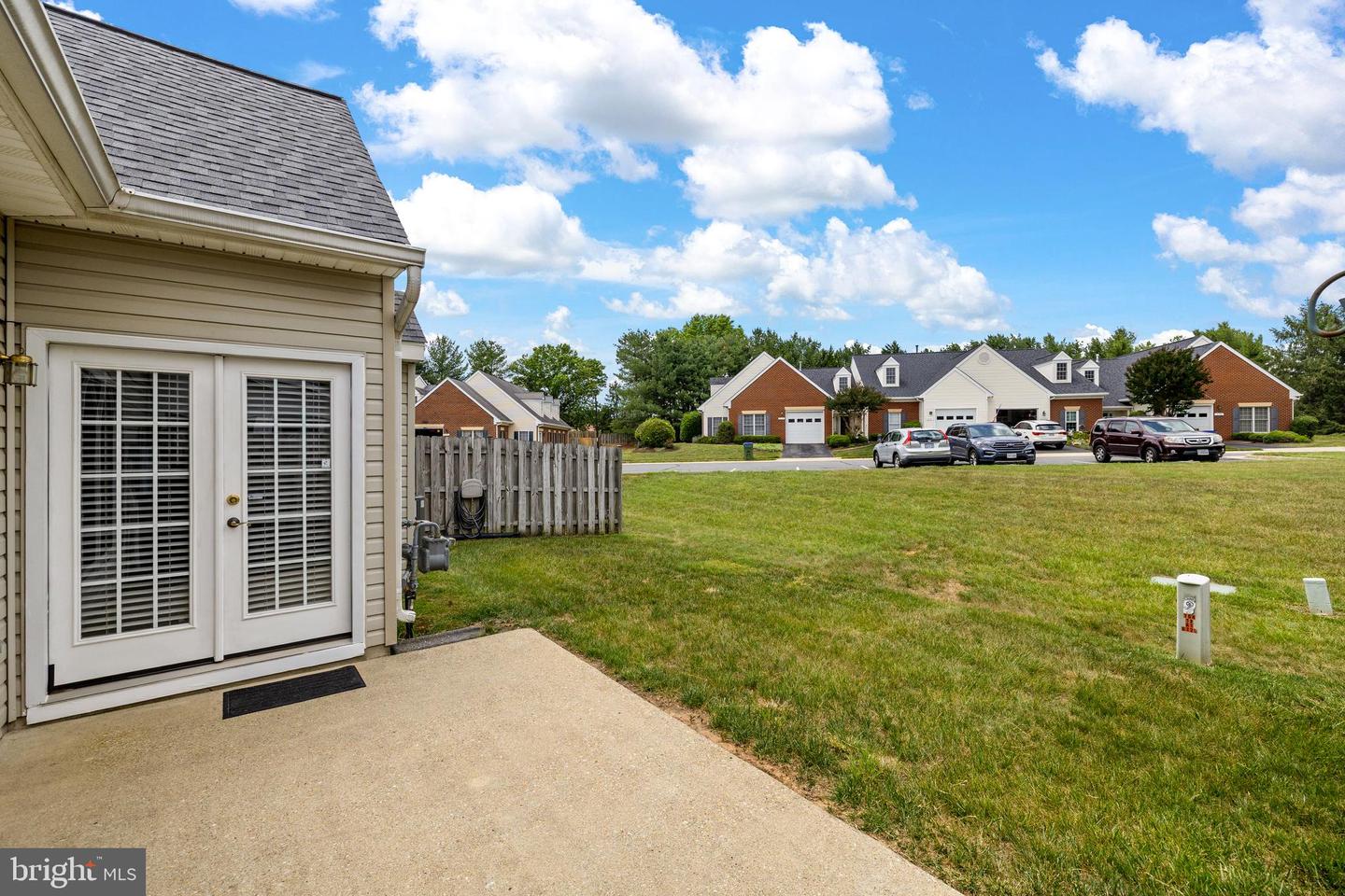 11208 Silversmith Ln Property Photo 5