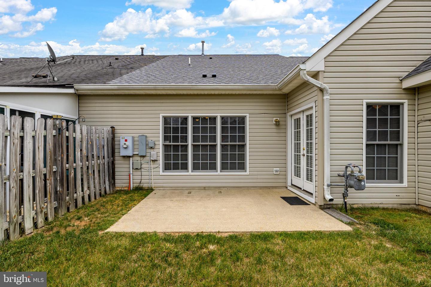 11208 Silversmith Ln Property Photo 6