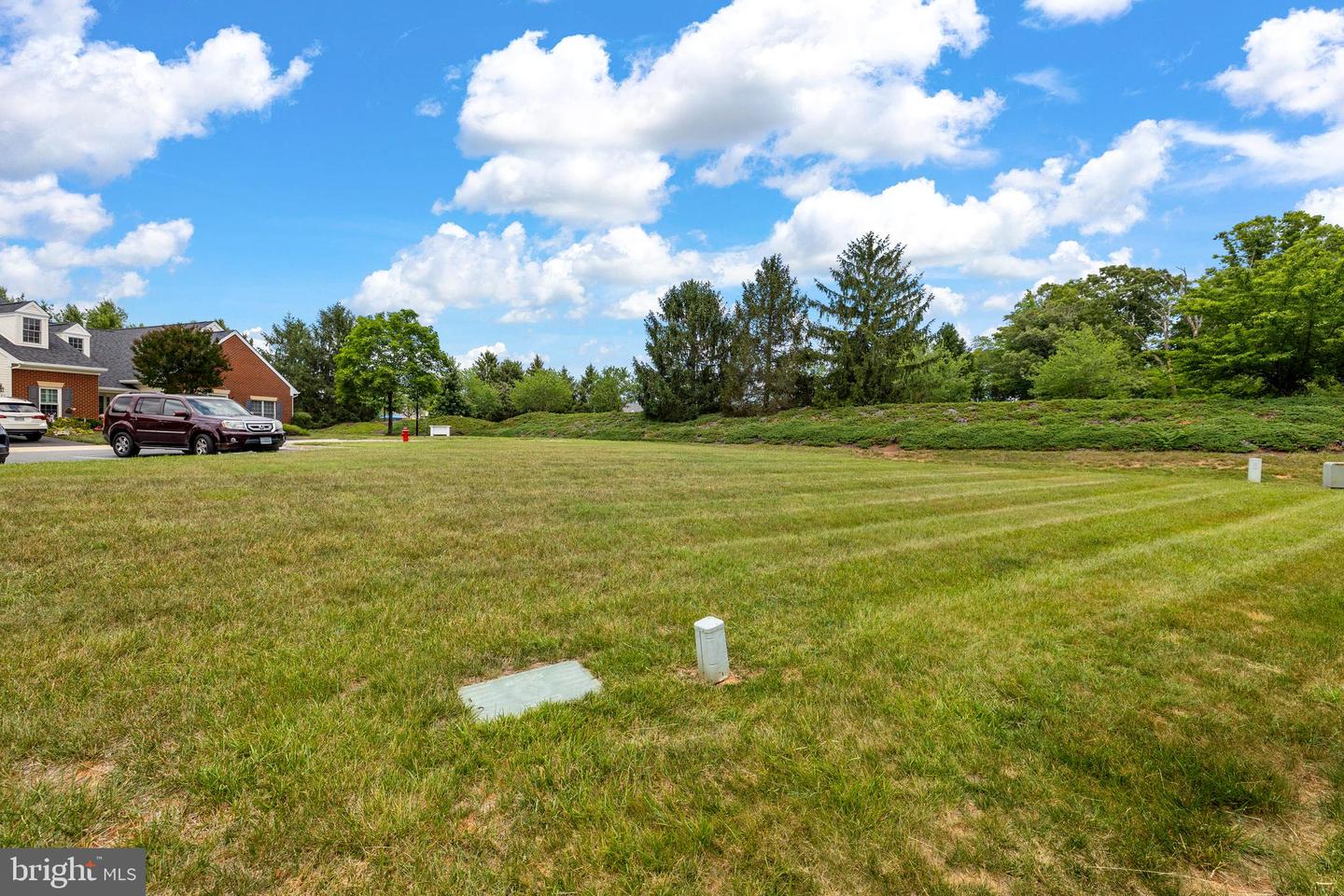 11208 Silversmith Ln Property Photo 7