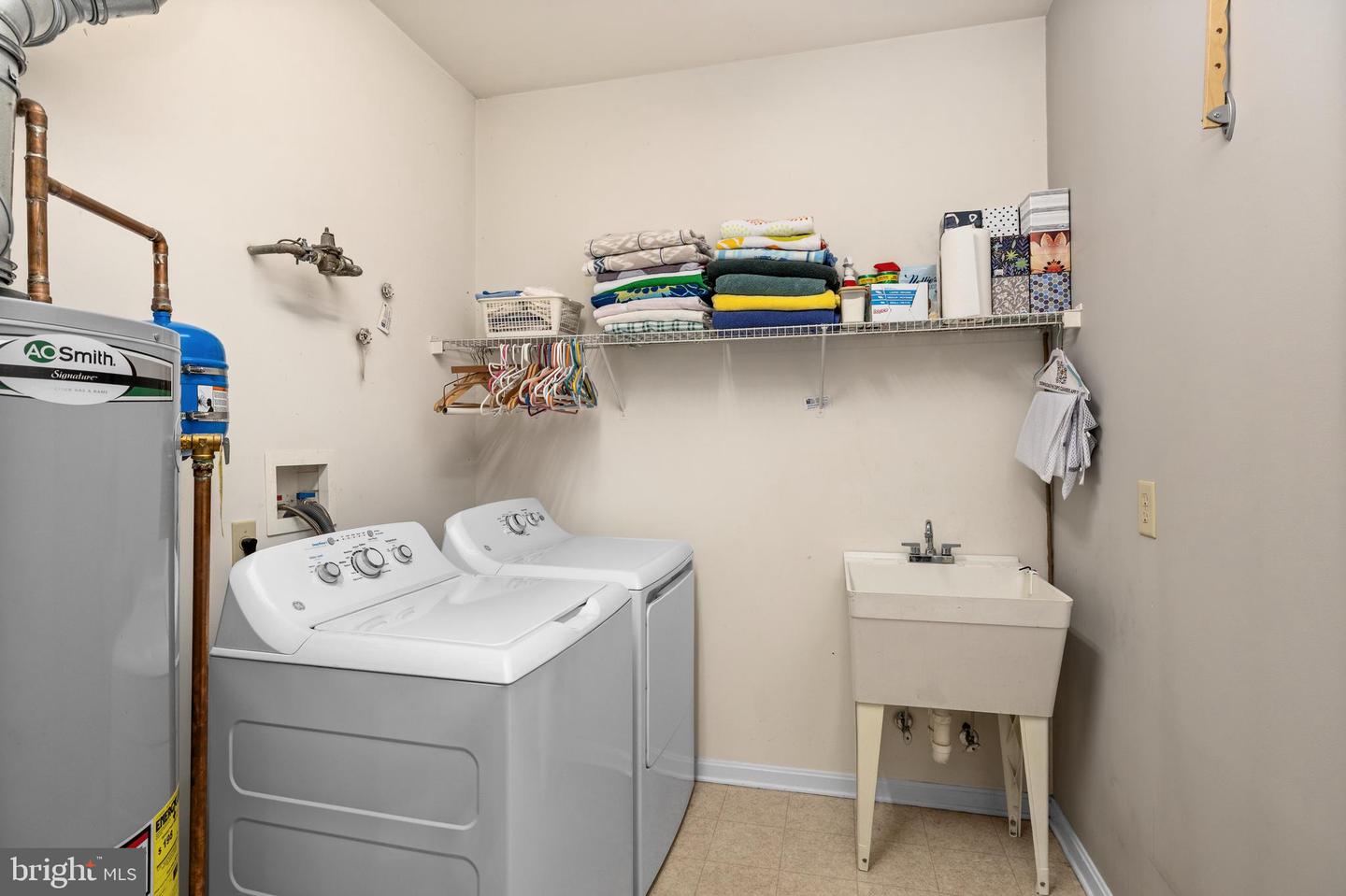 11208 Silversmith Ln Property Photo 10