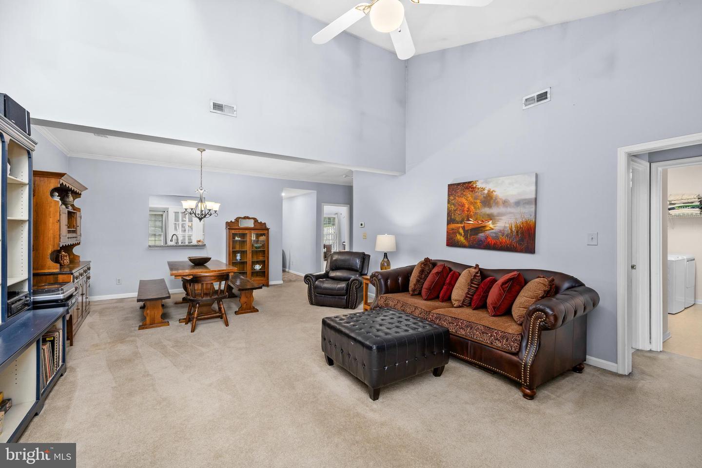 11208 Silversmith Ln Property Photo 13