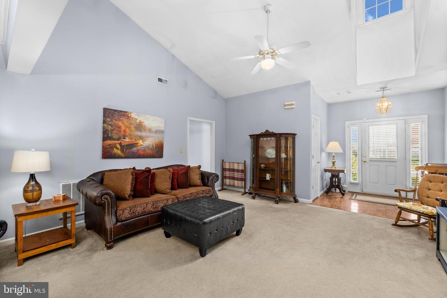 11208 Silversmith Ln Property Photo 15