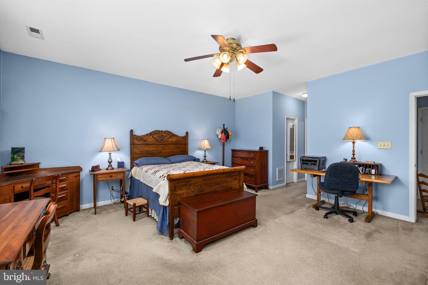 11208 Silversmith Ln Property Photo 23