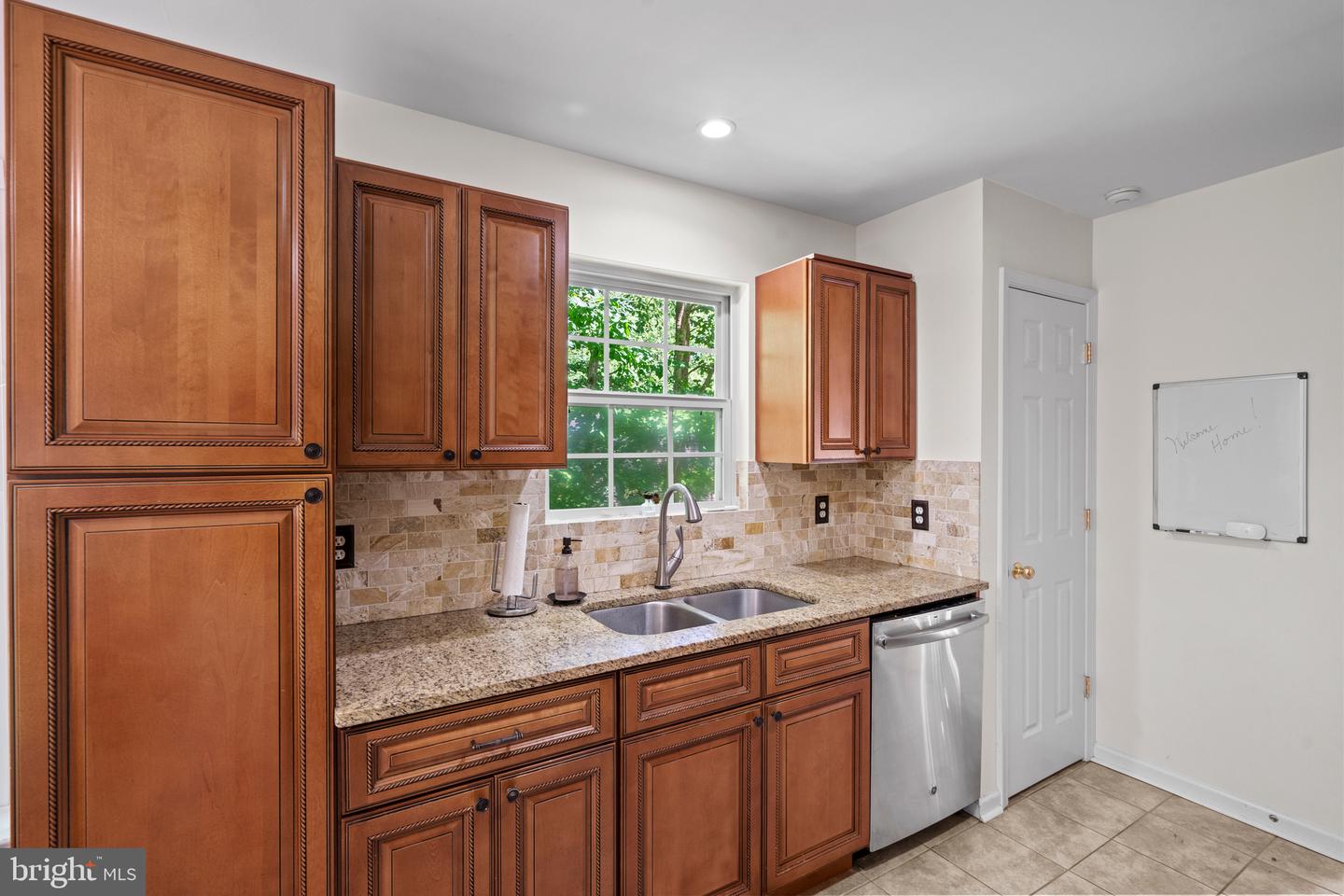 12816 Garrison Ln Property Photo 6