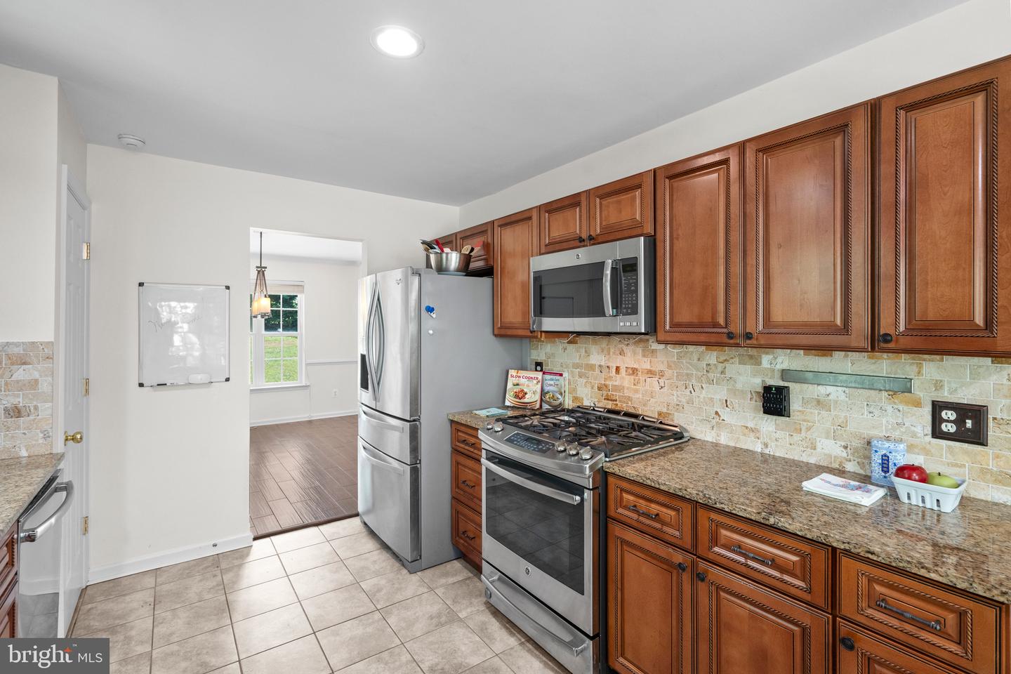 12816 Garrison Ln Property Photo 7