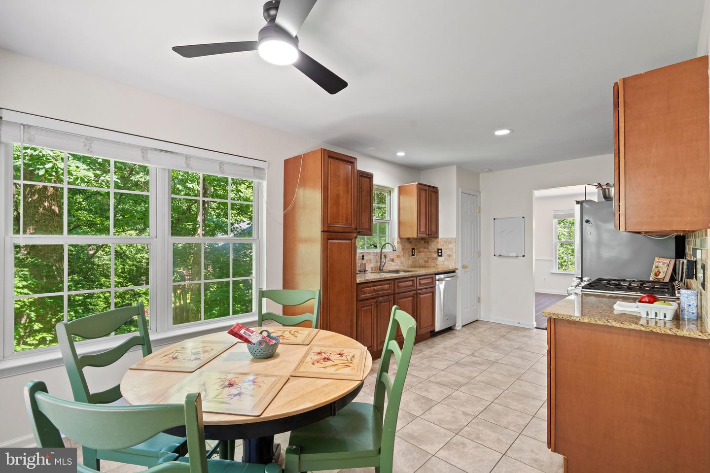 12816 Garrison Ln Property Photo 13
