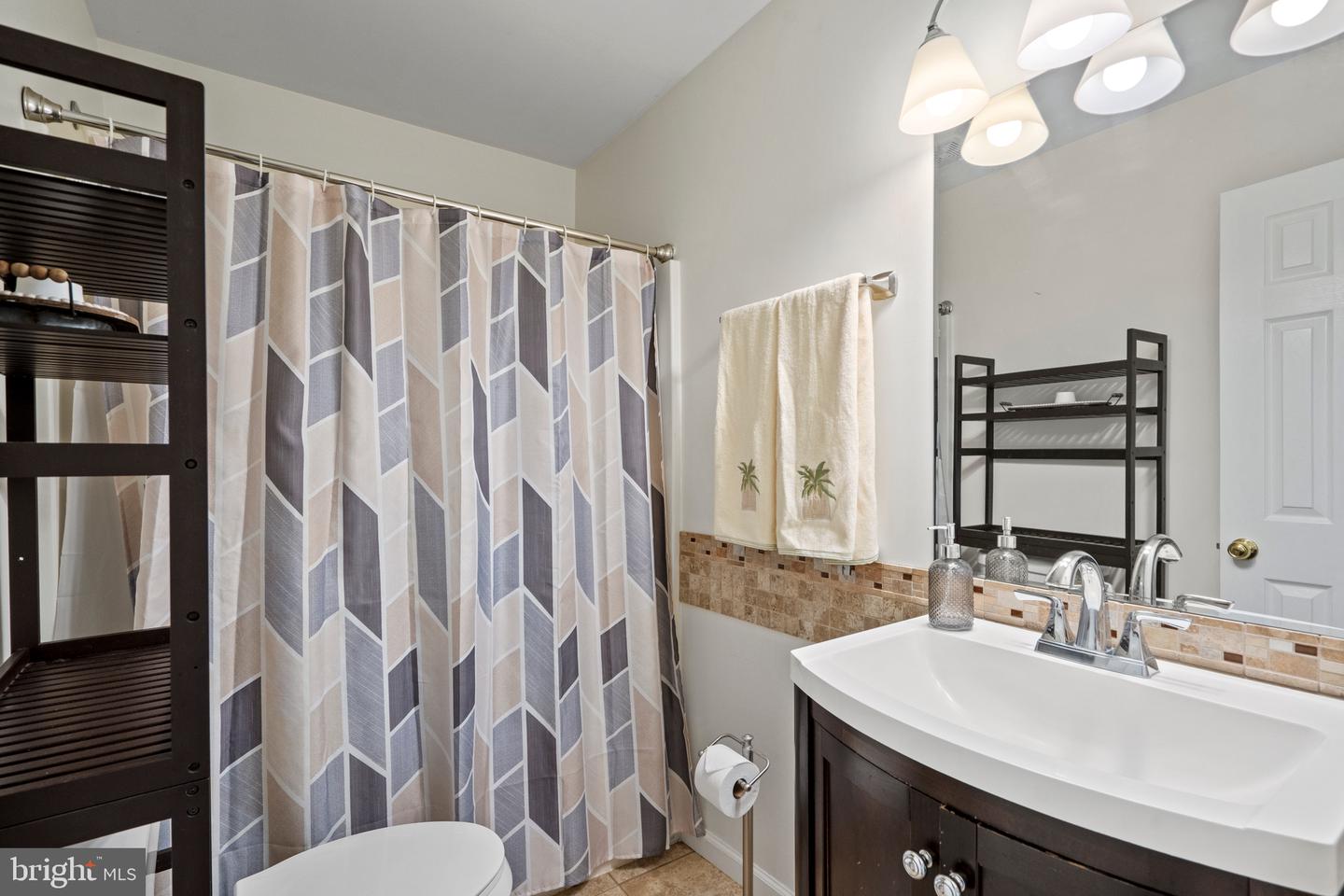 12816 Garrison Ln Property Photo 26