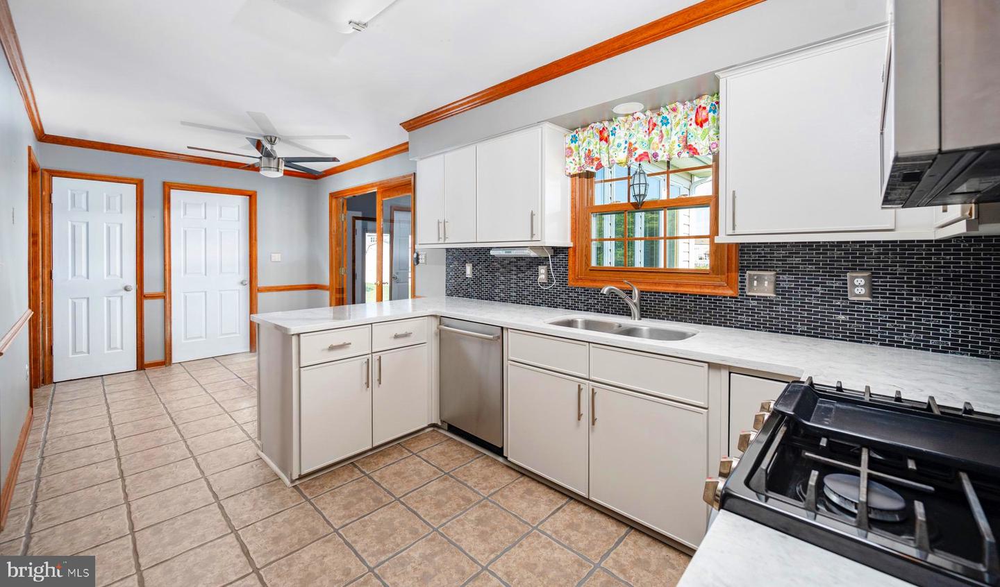 10624 Heather Greens Cir Property Photo 5
