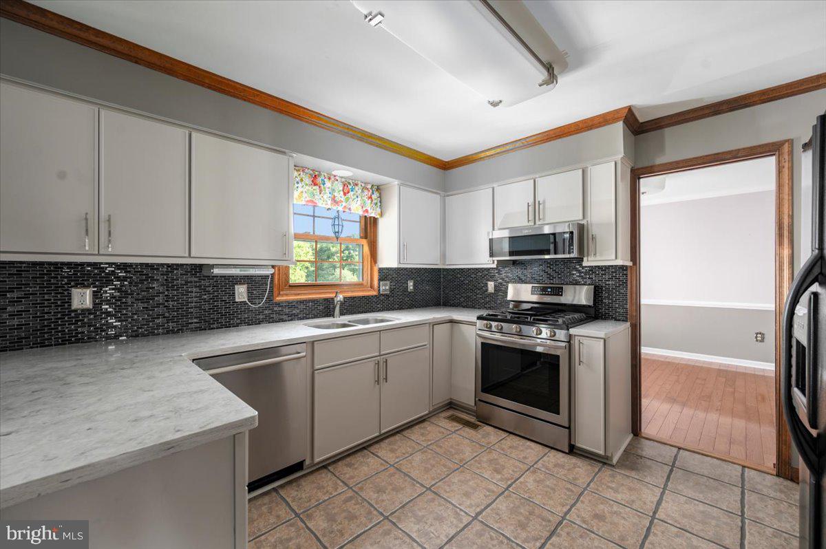 10624 Heather Greens Cir Property Photo 28