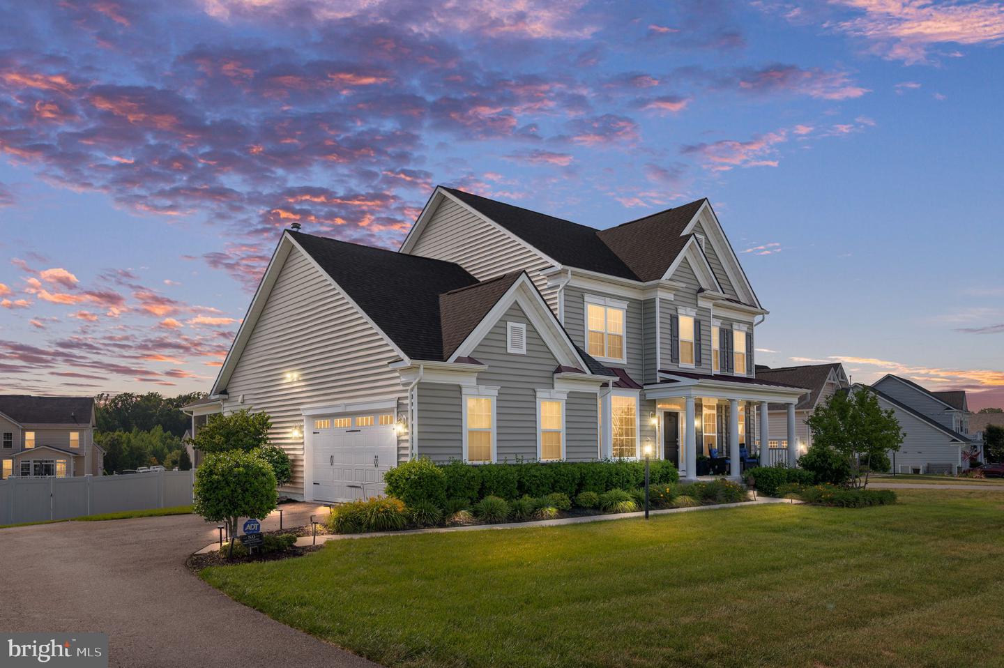 8626 WHITE FOX CIR