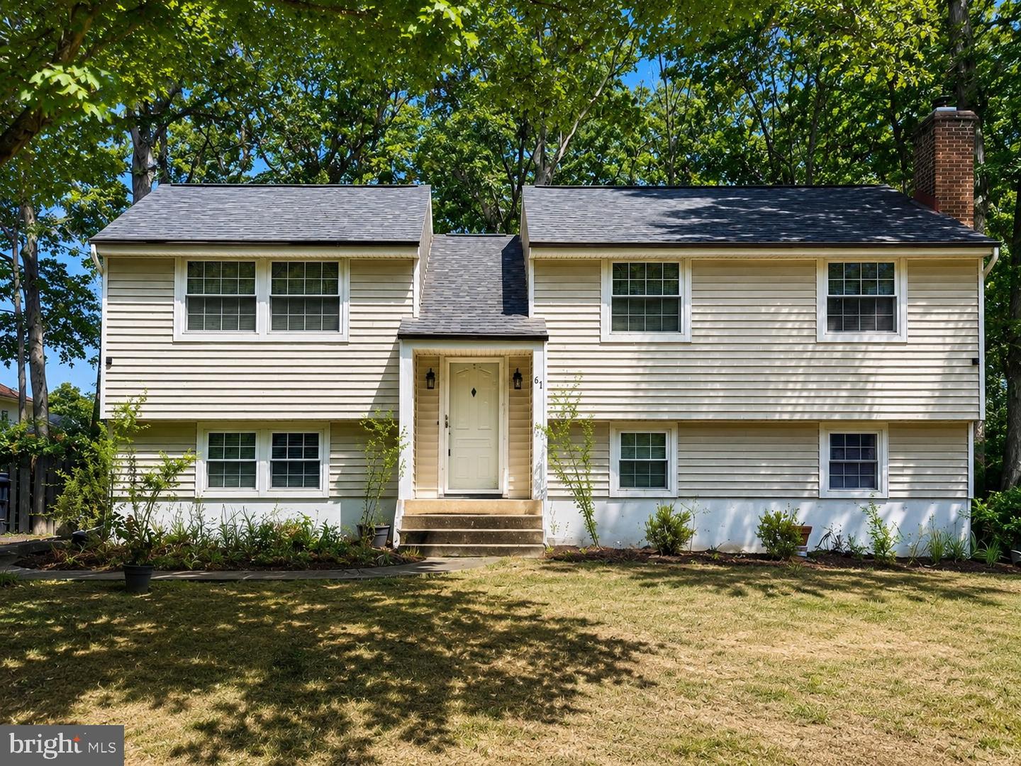 67 Devonne Dr Property Photo 1