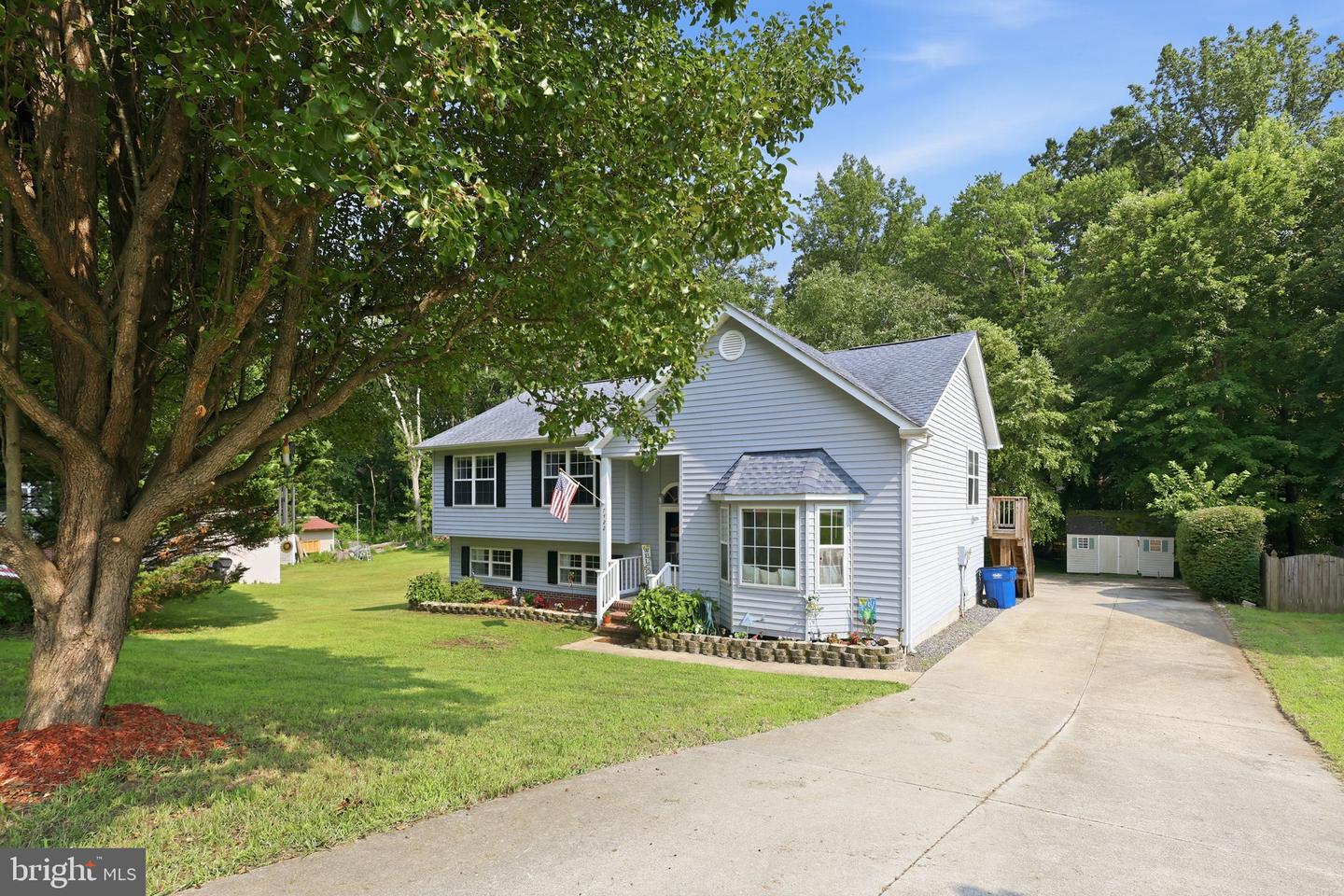 7422 Laura Ln Property Photo 2