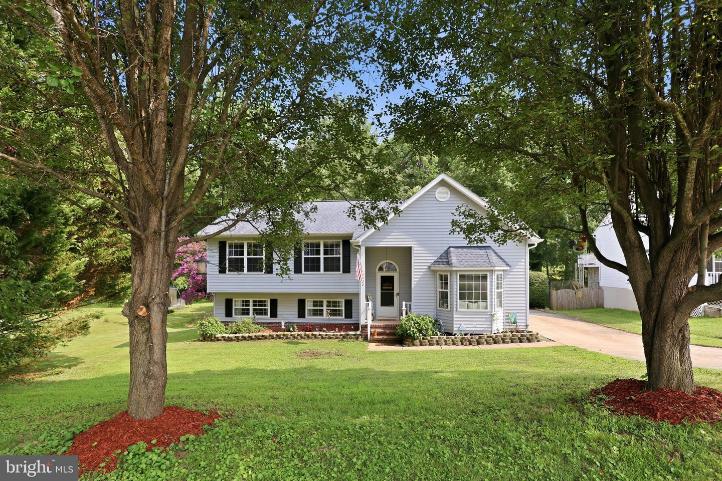 7422 Laura Ln Property Photo 4