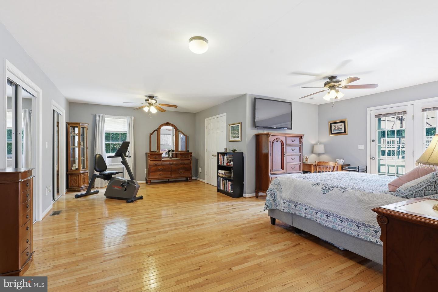 7422 Laura Ln Property Photo 10