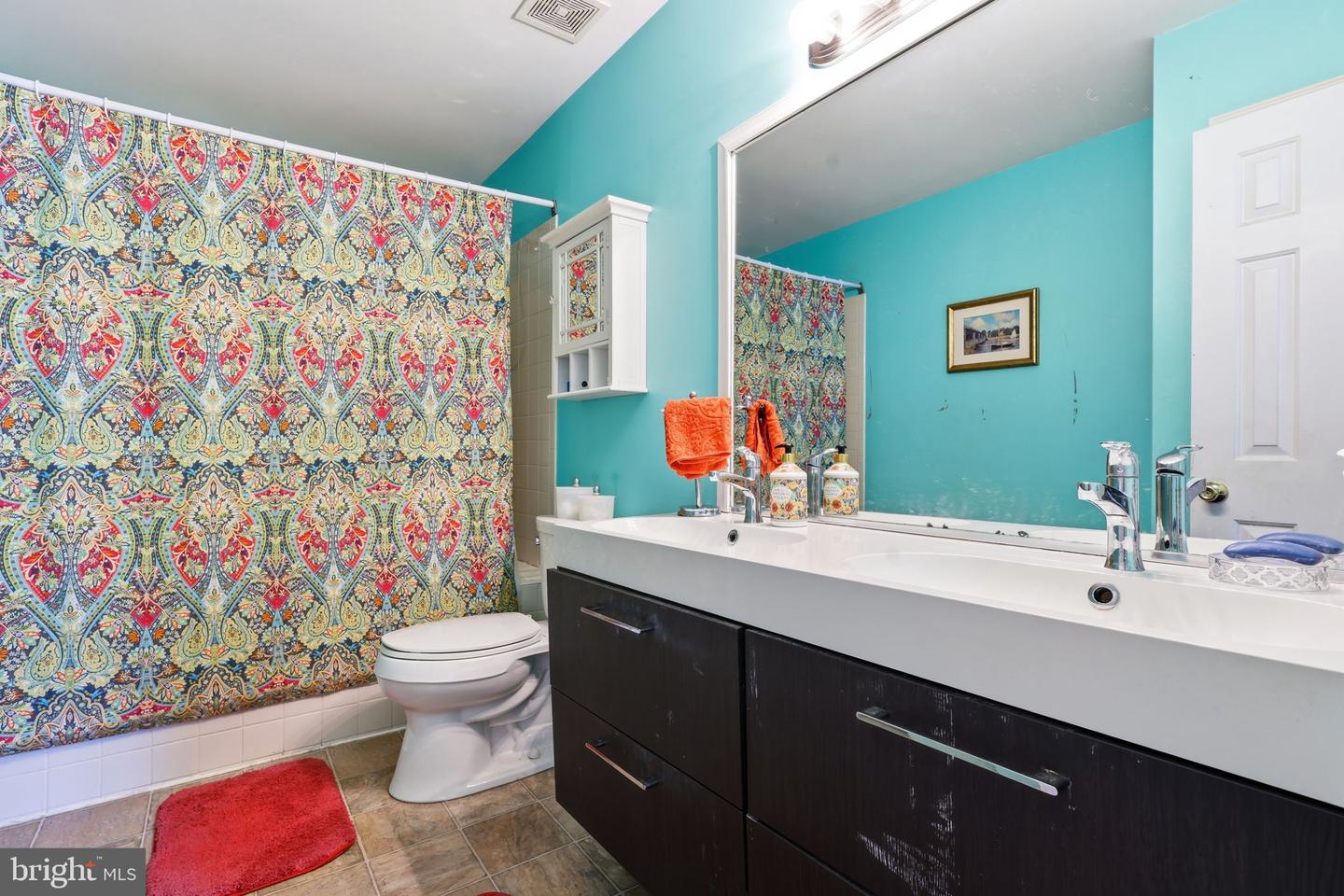 7422 Laura Ln Property Photo 13
