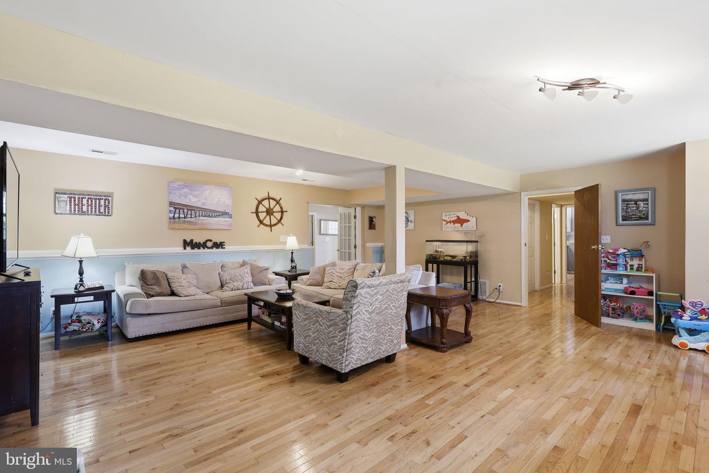 7422 Laura Ln Property Photo 16